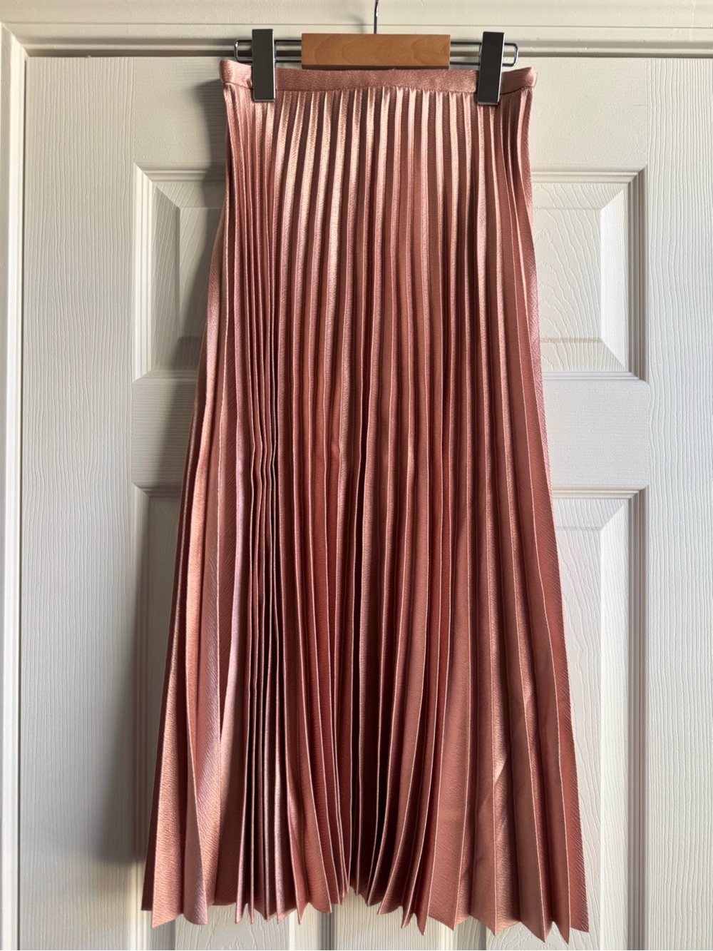 Zara Woman Pink Pleated Skirt with Black elastic Waistband